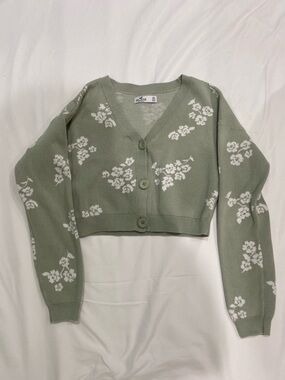 Hollister Sage Green Cropped Floral V‑Neck Cardigan